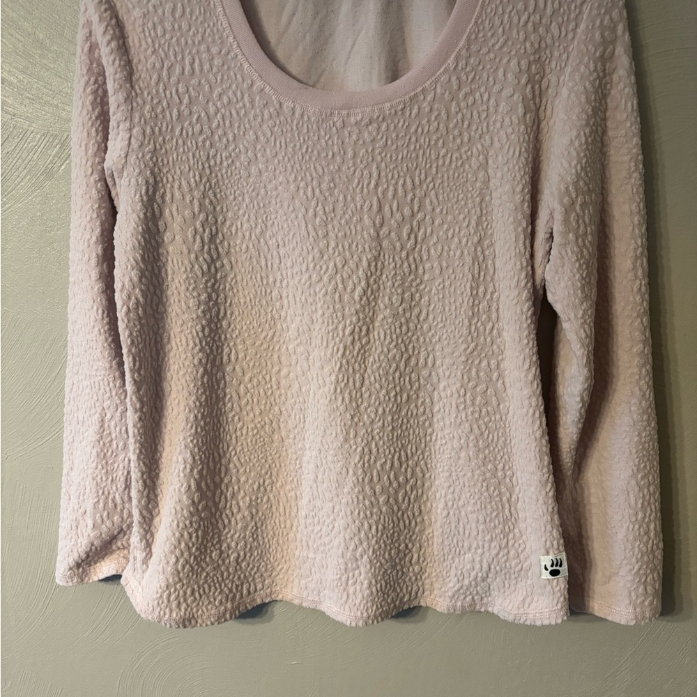 BearPaw Women's Textured Scoop Neck Long Sleeve Top - Pale Pink
